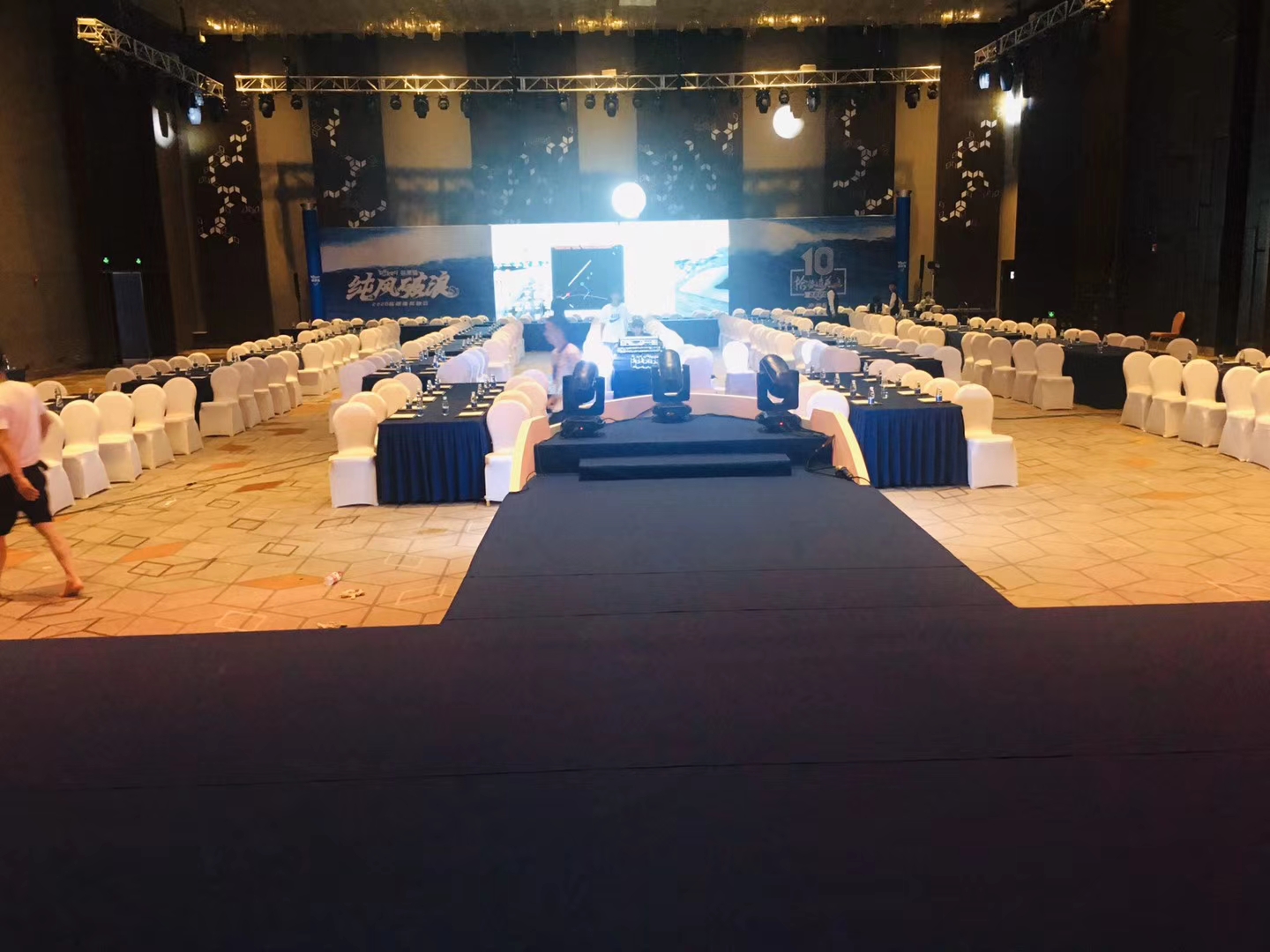 商業(yè)美陳設(shè)計布置